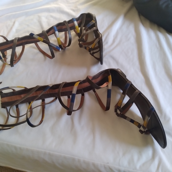 Thigh high gladiator sandals - Picture 2 of 4
